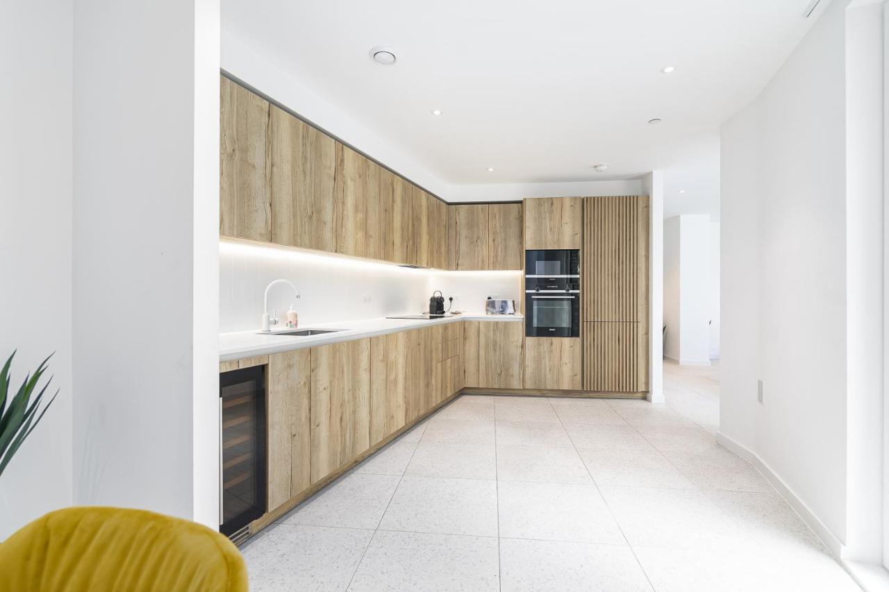 Luxury Spacious Flat With Communal Gardens And Parking Londres Exterior foto
