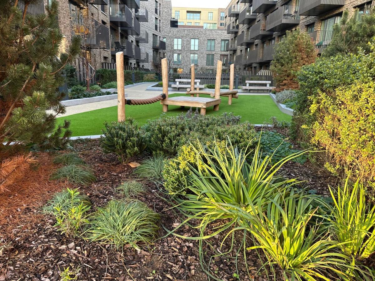 Luxury Spacious Flat With Communal Gardens And Parking Londres Exterior foto